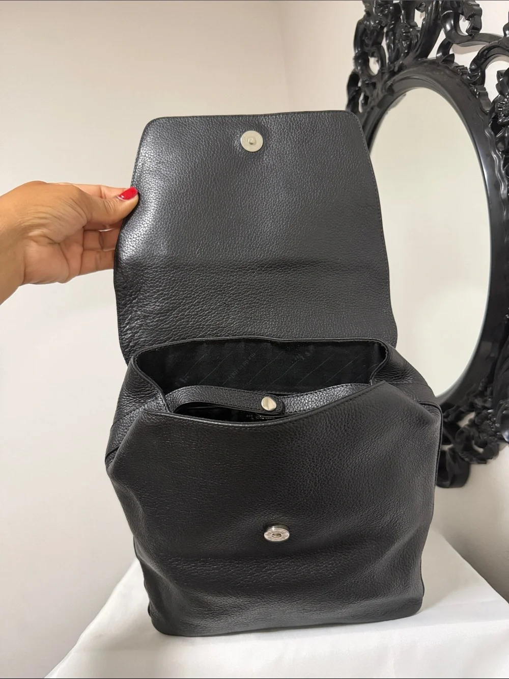 i Santi Black Pebbled Leather Convertible Backpack Crossbody 🎀